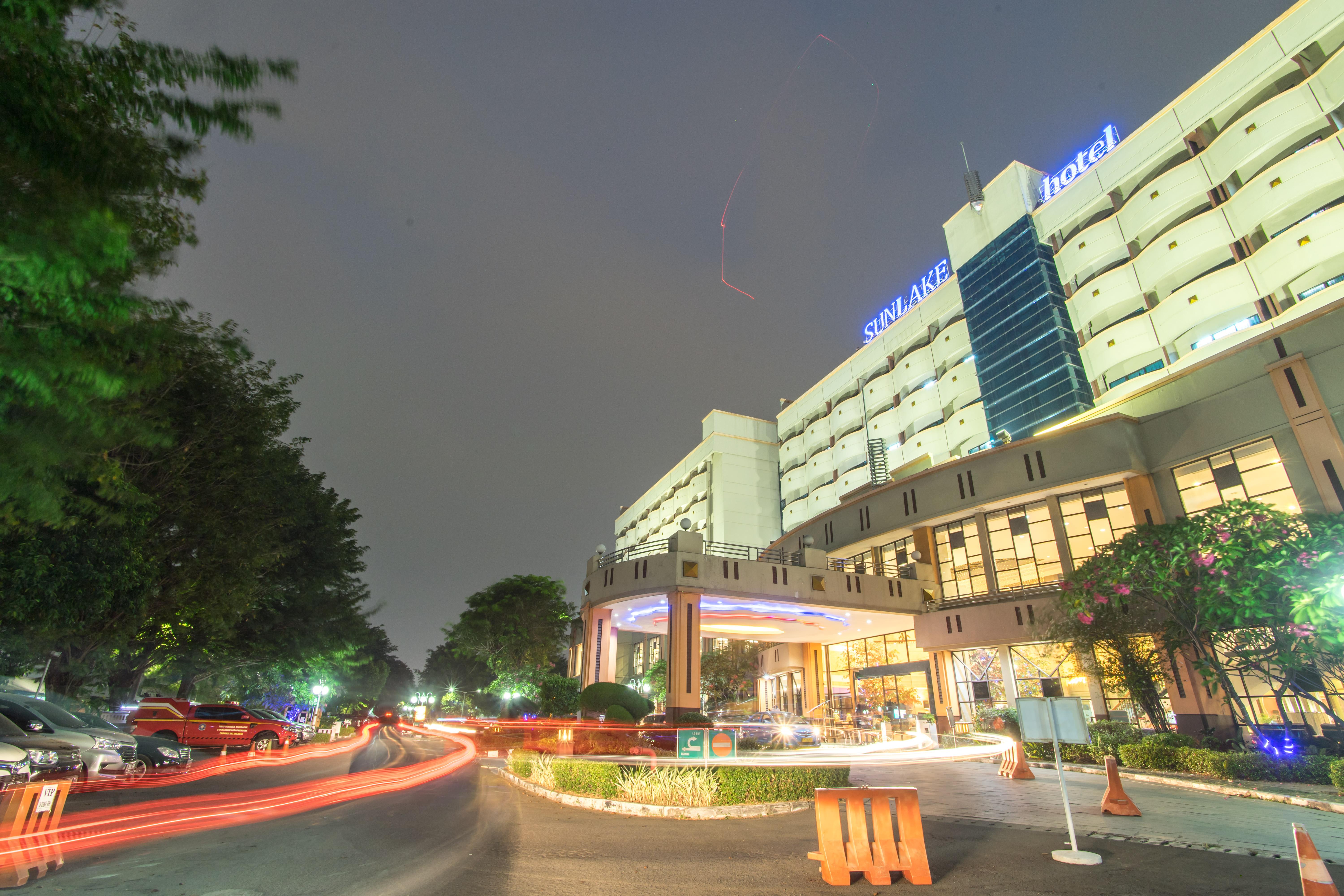 Sunlake Waterfront Resort & Convention Jakarta Exterior foto