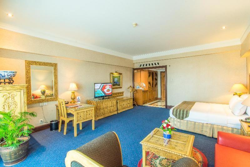 Sunlake Waterfront Resort & Convention Jakarta Zimmer foto